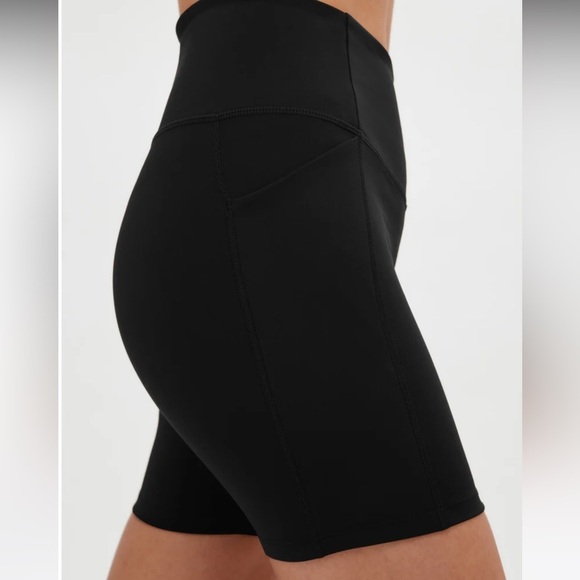 Girlfriend Collective Black Bike Shorts with Compression Panels 8” Inseam Size S - Picture 2 of 7